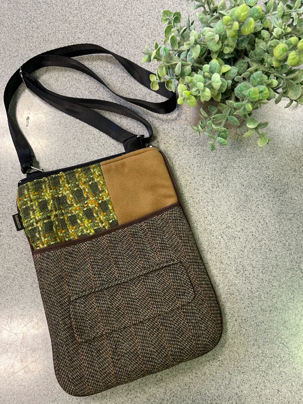 BAABAAZUZU Crossbody Patchwork Messenger Bag in Brown and Green